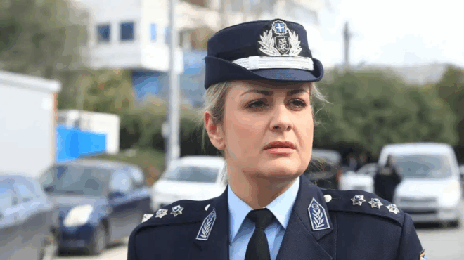 soysoyro-me-tin-konstantia-dimoglidoy-agnostos-andras-tin-fila-sto-stoma-opos-den-tin-echoyme-xanadei-410906