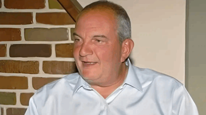 sti-thessaloniki-kai-o-kostas-karamanlis-anti-gia-deth-pige-gia-agriogoyroyno-sti-gastra-se-taverna-toy-chortiati-410952