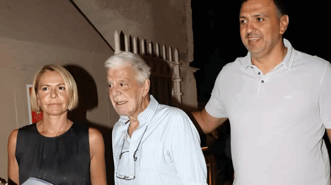 tzeni-mpalatsinoy-me-ton-patera-tis-kai-ton-vasili-kikilia-sto-irodeio-i-kompsi-aristokratiki-emfanisi-tis-411361