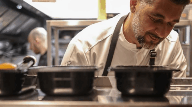 tragikes-ores-gia-ton-pamo-ioannidi-amp-8211-kaike-to-estiatorio-toy-sto-kentro-tis-athinas-amp-8211-se-katastasi-sok-o-agapimenos-sef-412253