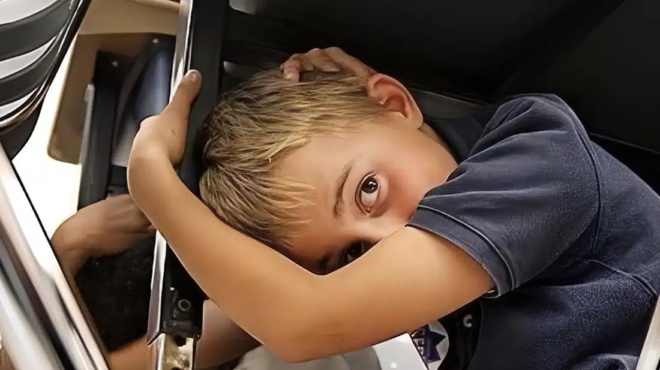 pos-na-profylasseste-eseis-kai-ta-paidia-apo-seismo-411091