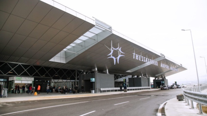 thriler-tora-se-aeroplano-gemato-epivates-stin-ptisi-pano-apo-ti-thessaloniki-panikos-kai-eikones-tromoy-409150