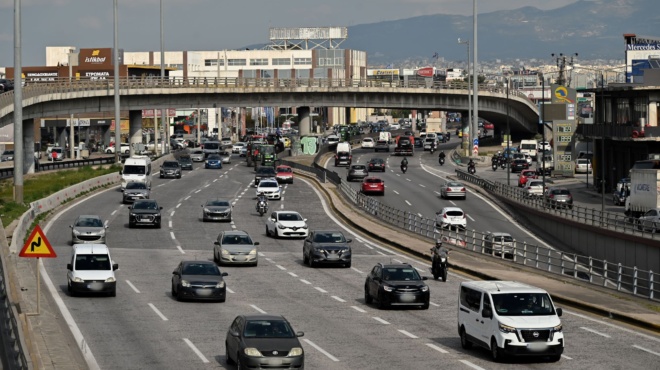 sok-sto-scholeio-amp-8211-agria-epithesi-ston-ierea-poy-tha-ekane-ton-agiasmo-411608