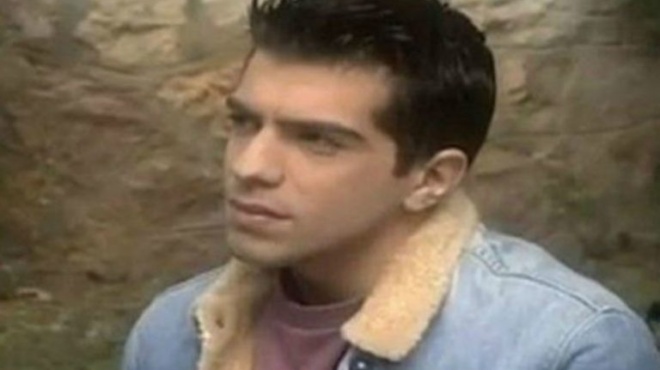 toympano-me-mpratsa-mpasketmpolista-to-apolyto-arseniko-i-metamorfosi-toy-mpili-apo-to-kafe-tis-charas-den-thymizei-se-tipota-to-tote-412457