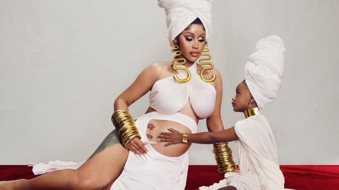 vomva-egkyos-pasignosti-tragoydistria-poy-echei-idi-3-paidia-kai-pire-diazygio-prin-ligo-kairo-amp-8211-perimenei-4o-paidi-apo-ton-syntrofo-tis-413466