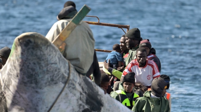 ektakti-eidisi-amp-8211-gemise-i-thalassa-ptomata-413535