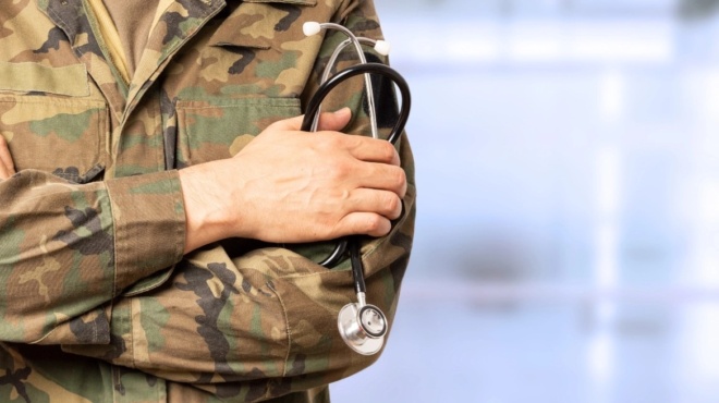 friki-kai-sok-stis-enoples-dynameis-413980