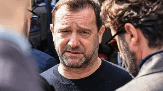 tempi-orgi-plakia-gia-tis-sakoyles-me-tis-soroys-ton-thymaton-poy-deichnoyn-ta-mme-etsi-paredosan-ta-paidia-mas-416506