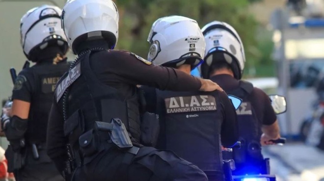 molis-ton-synelavan-amp-8230-414765