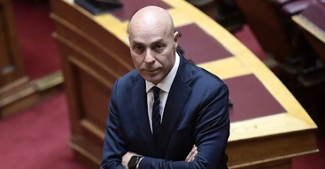 to-pothen-esches-apokalypse-ton-gamo-toy-giorgoy-amyra-me-ton-syntrofo-toy-417159