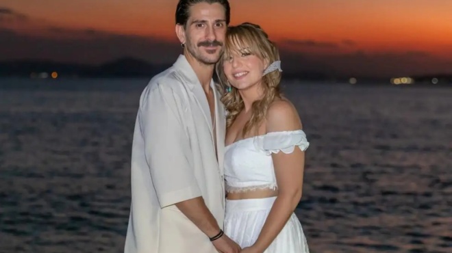 egkyos-sto-1o-tis-paidi-pasignosti-ellinida-ithopoios-amp-8211-i-1i-emfanisi-me-foyskomeni-koilitsa-kai-oi-eyches-415361