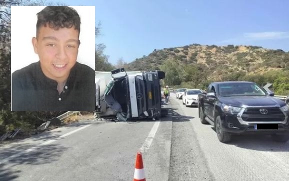 klaiei-o-oyranos-pano-apo-tin-kriti-oloi-sta-mayra-gia-ton-giorgo-simera-i-kideia-toy-17chronoy-naytikoy-411029