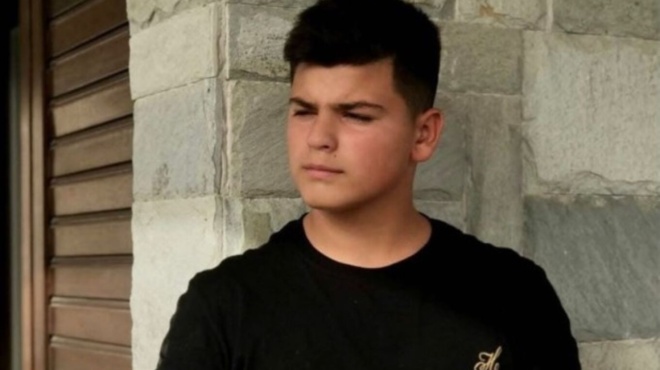 molis-matheytike-apo-ayto-pethane-telika-o-18chronos-ston-volo-amp-8211-giati-katerreyse-xafnika-mprosta-stoys-filoys-toy-408944