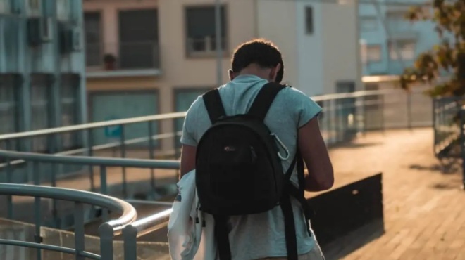 ektakto-diplo-epidoma-se-mathites-186-eyro-kathe-evdomada-kai-9-eyro-tin-imera-gia-fagito-amp-8211-eos-tis-12-oktovri-oi-aitiseis-415299