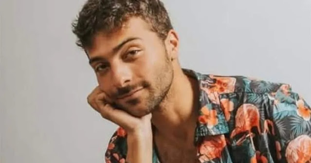 patra-ragizei-kardies-i-mitera-toy-27chronoy-poy-skotothike-se-trochaio-chasame-enan-aggelo-409780