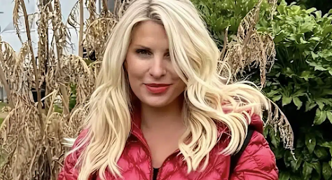 chamos-me-tin-menegaki-poy-moiazei-san-30chroni-pige-stin-pio-magiki-chora-toy-kosmoy-kai-forese-mpoyfan-412805