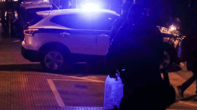 thriler-stin-akropoli-vrefos-30-imeron-entopistike-se-karotsi-soyper-market-409651