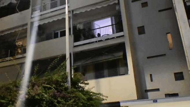 sto-penthos-ta-patisia-ayti-einai-i-34chroni-poy-vrethike-nekri-dipla-sto-nekro-moro-tis-fovotan-toys-409789