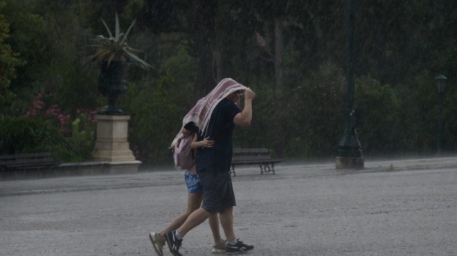 kairos-erchontai-vroches-proeidopoiisi-kolyda-gia-4-perioches-415719