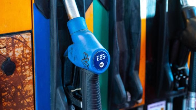 vazoyn-50-litra-me-mono-30-eyro-i-nea-venzini-poy-spaei-ta-tameia-stin-eyropi-411384