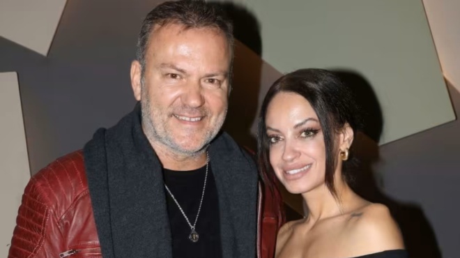 ekeinos-54-ki-ekeini-den-masaei-ta-logia-toy-o-tony-dimitrioy-ti-diafora-ilikias-poy-echo-me-ti-stefania-ti-theoro-magkia-410470