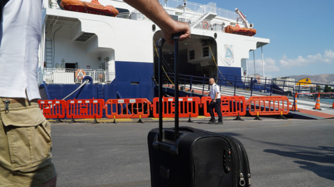 symvainei-tora-sok-gia-64-epivates-ploioy-ston-peiraia-amp-8211-ti-echei-symvei-411593