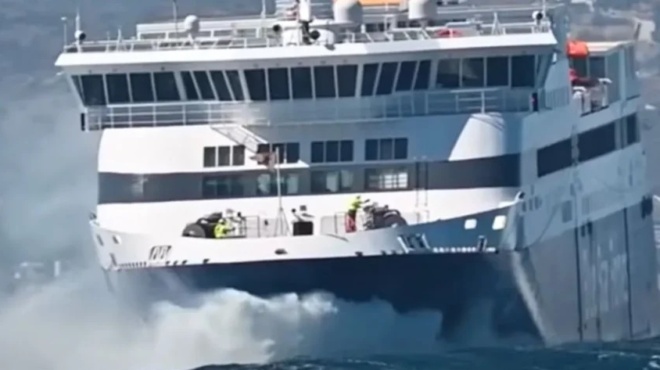 thriler-me-to-blue-star-naxos-paleye-sta-kymata-me-9-mpofor-eiche-apagoreytiko-apoploy-vid-414101