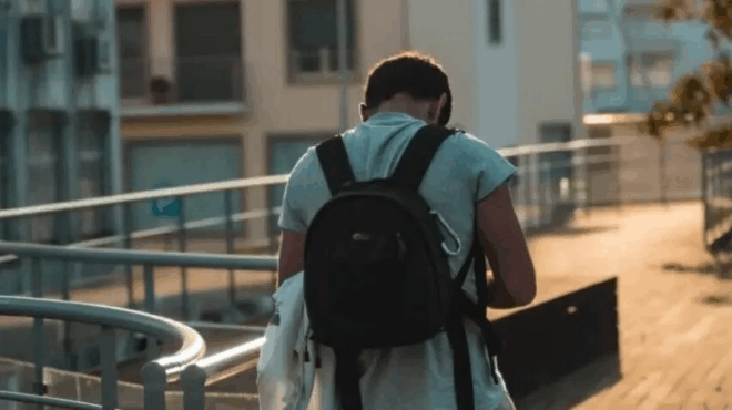 ektakto-diplo-epidoma-se-mathites-186-eyro-kathe-vdomada-ki-9-eyro-ti-mera-gia-fagito-eos-tis-12-oktovri-oi-aitiseis-415499