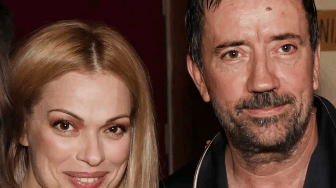 salos-me-dafni-lamprogianni-kai-spyro-papadopoylo-ithele-na-me-filaei-ston-laimo-na-me-leei-mopaki-moy-409642