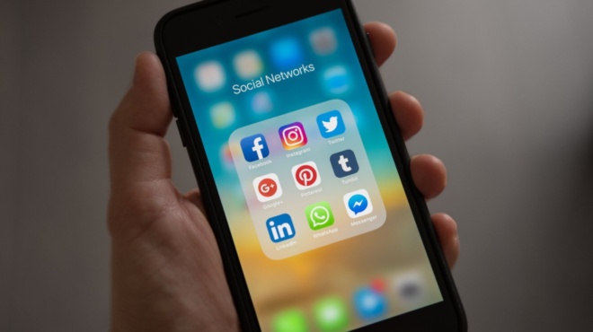 megali-prosochi-me-tis-metafores-iris-ti-ischyei-me-pliromes-metaxy-filon-se-tavernes-kai-mparakia-amp-8211-pote-tha-sas-erchetai-i-eforia-409511