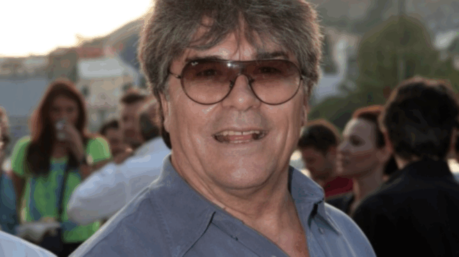 molis-matheytnke-gia-ton-ithopoio-pano-michalopoylo-410059