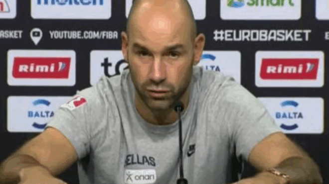 xespasma-spanoyli-o-sengkoyn-einai-poly-mikro-paidi-gia-na-milisei-gia-ton-gianni-tiis-is-bullshit-412705