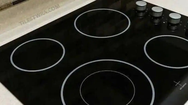 oi-perissoteroi-to-kanoyn-lathos-autos-einai-o-sostos-tropos-na-katharisete-mia-keramiki-estia-409482