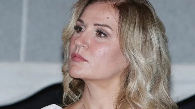 oi-duskoles-ores-gia-tin-mpesy-malfa-o-ogkos-sto-kefali-kai-i-megali-maxi-416169