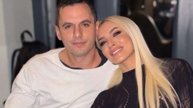 vomva-prin-ton-gamo-toys-chorizoyn-kainoyrgioy-koytsoympis-ekanan-unfollow-esvisan-fotografies-416718