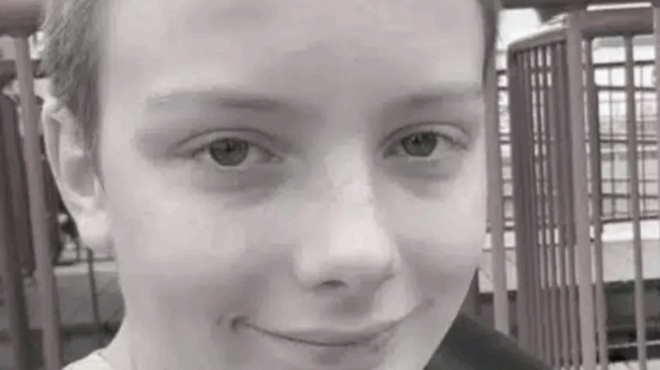 thrivos-gia-ton-mikroyli-poy-pethave-molis-12-chronon-goneis-megali-prosoxn-413807