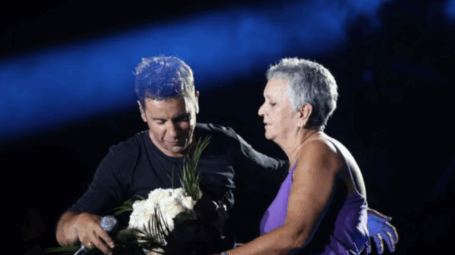 giorgos-mazonakis-sto-vosokomeio-se-sovari-katastasi-i-mitera-toy-amp-8211-ti-echei-symvei-412905