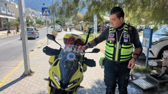 thrinos-sto-ekav-pethane-o-diasostis-dimitris-mitropoylos-epeita-apo-trochaio-en-ora-kathikontos-422641