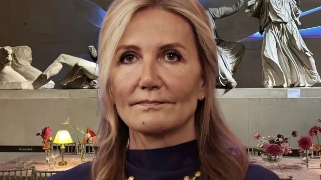 exalli-i-mareva-me-to-deipno-mprosta-stin-aithoysa-ton-glypton-toy-parthenona-423043