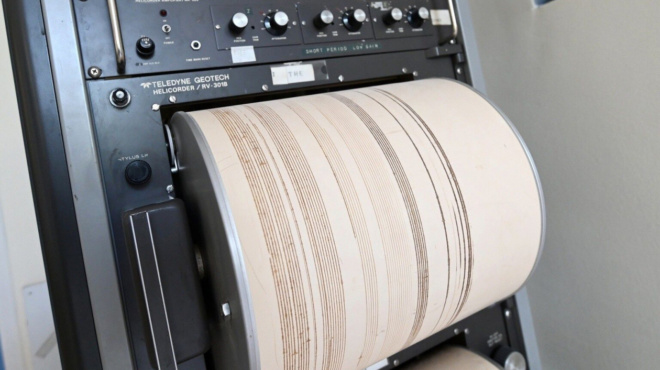 seismos-tora-se-etoimotita-oi-katoikoi-pasignostoy-dimoy-tis-elladas-amp-8211-kanei-ton-enan-seismo-piso-apo-ton-allon-amp-8211-megali-anisychia-423464