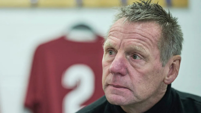 sok-nekros-o-gios-proin-thryloy-toy-podosfairoy-skotothike-se-frikto-trochaio-me-trakter-423813