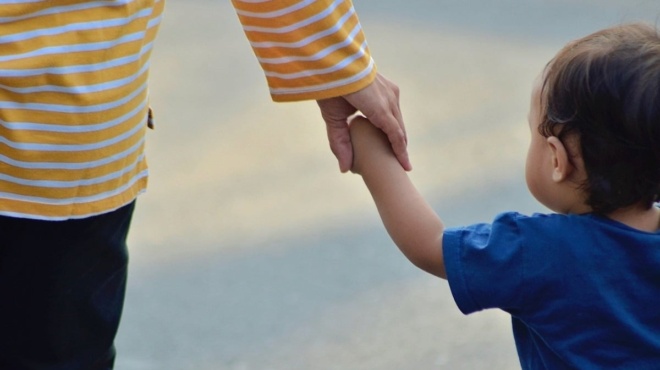 gia-proti-fora-goniki-adeia-stis-11-12-se-oloys-toys-goneis-amp-8211-mporoyn-na-leipsoyn-apo-tin-doyleia-toys-gia-enan-kai-mono-logo-423842