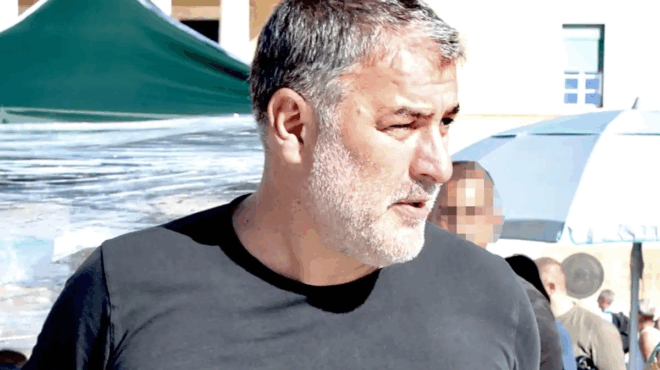 vasilis-mpismpikis-den-itan-o-panos-roytsi-amp-8211-aytos-pragmatika-ton-kalese-na-paei-sti-skini-toy-sto-syntagma-418861