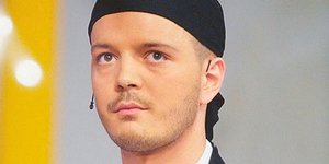 me-to-zori-amp-8230-ton-gnorisame-etsi-einai-simera-o-konstantinos-thalassochoris-apo-to-fame-story-2-amp-8211-allos-anthropos-23-chronia-meta-424111