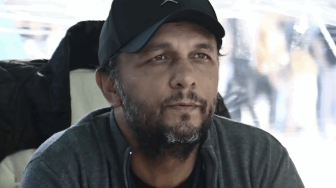 o-panos-roytsi-stamata-tin-apergia-peinas-eginan-dekta-ta-aitimata-toy-419314