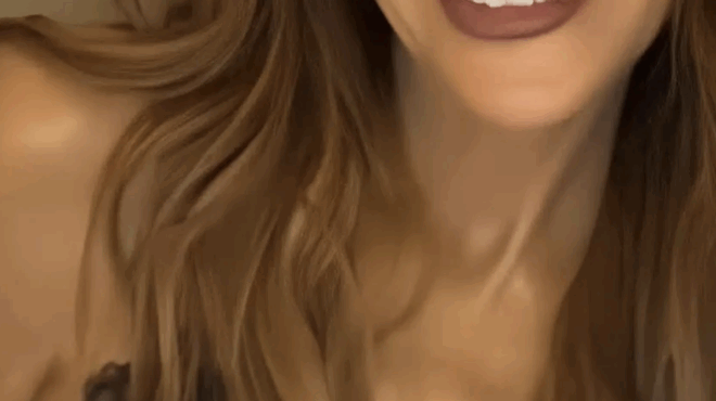 synevi-to-savvato-i-tromaktiki-eikona-tis-vandi-mesa-apo-to-kamarini-tis-419333