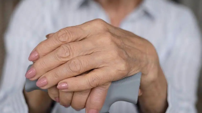 i-epistimi-milise-se-ayti-tin-ilikia-xekinas-na-ginesai-ilikiomenos-418210