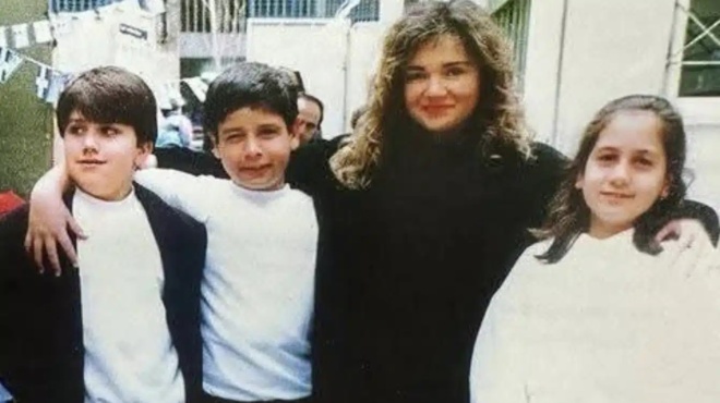 tin-anagnorizete-einai-spoydaia-ellinida-ithopoios-alla-kapote-itan-daskala-amp-8230-425252