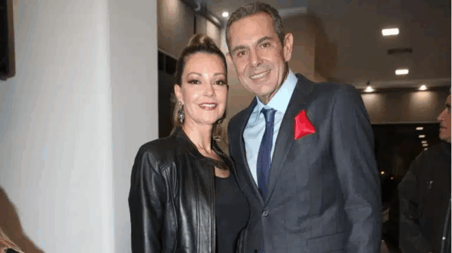 o-panos-kammenos-epistrefei-se-komma-poy-tha-idrysei-i-syzygos-toy-tzoyli-nai-to-skeftetai-echei-ta-fonta-419957