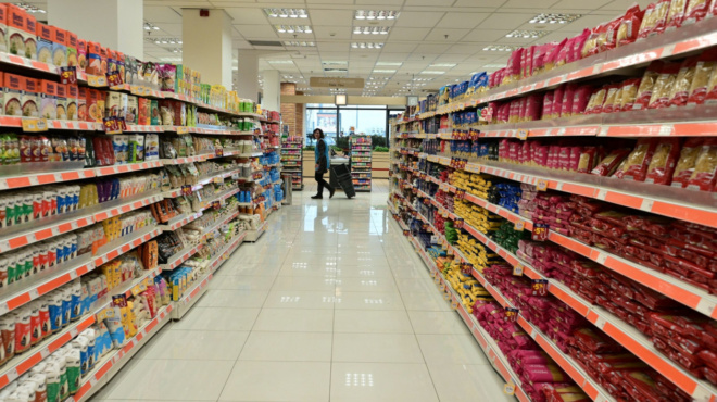 trechoyn-sta-soyper-market-apo-ayrio-oi-ellines-molis-anakoinothikan-amp-8211-ftines-times-se-1-000-panakriva-proionta-417426